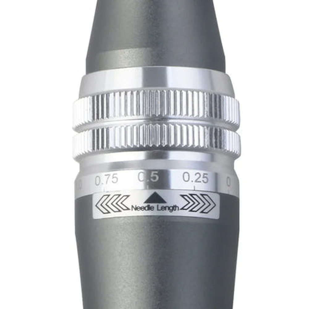 Крупный план кольца регулировки длины игл Dr. Pen M8 со шкалой